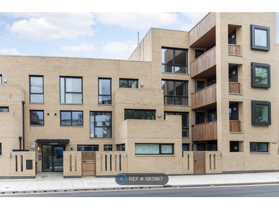 2 bed flat to rent in Heath Parade, Colindale NW9, £2,250 pcm Zoopla