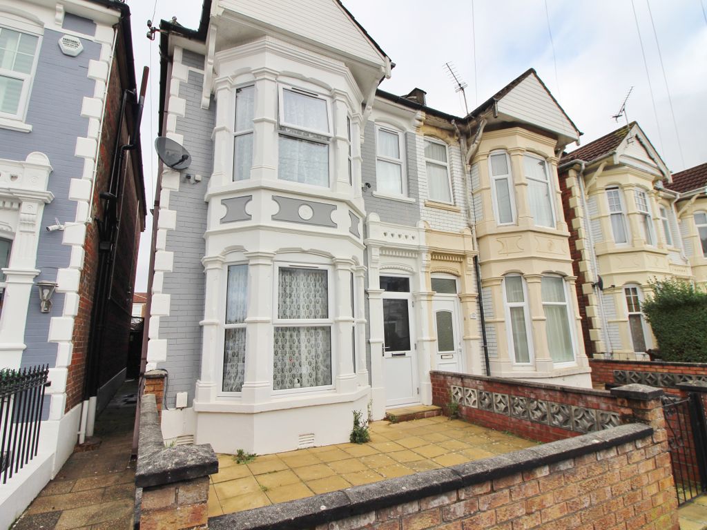 3 bed semidetached house for sale in Laburnum Grove, Portsmouth PO2, £