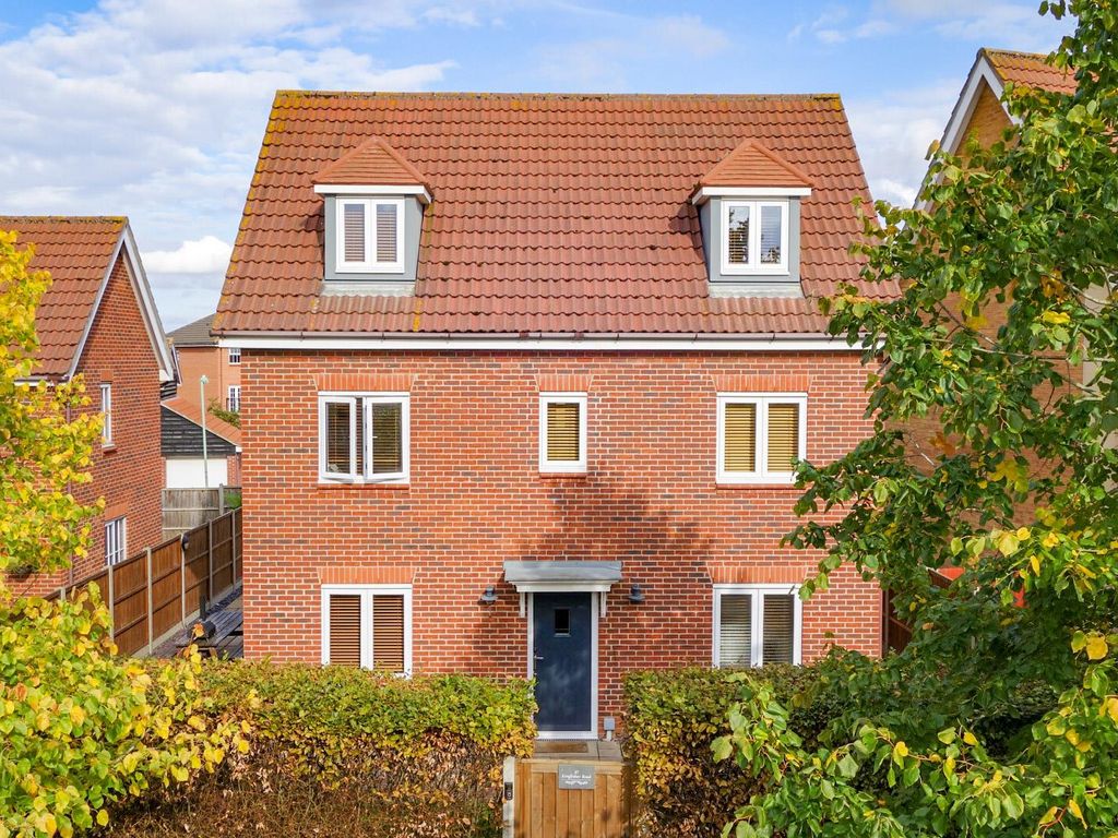 5 bed property for sale in Kingfisher Road, Bury St. Edmunds IP32 Zoopla