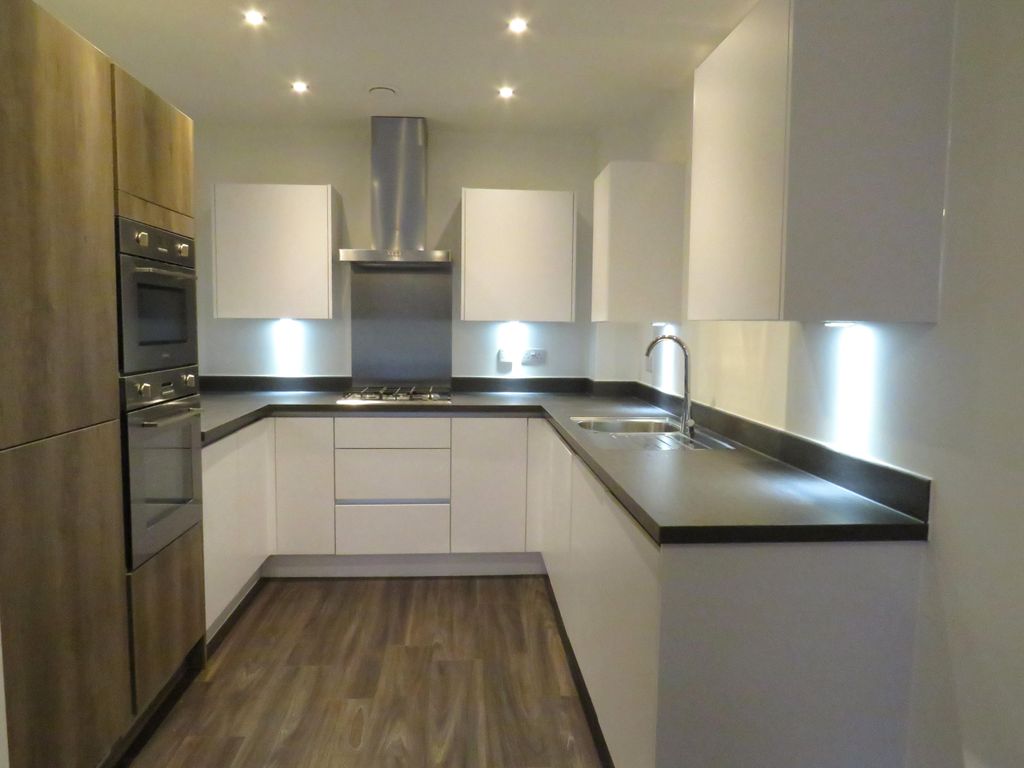 2 bed flat to rent in Knights Templar Way, Strood, Rochester ME2 Zoopla