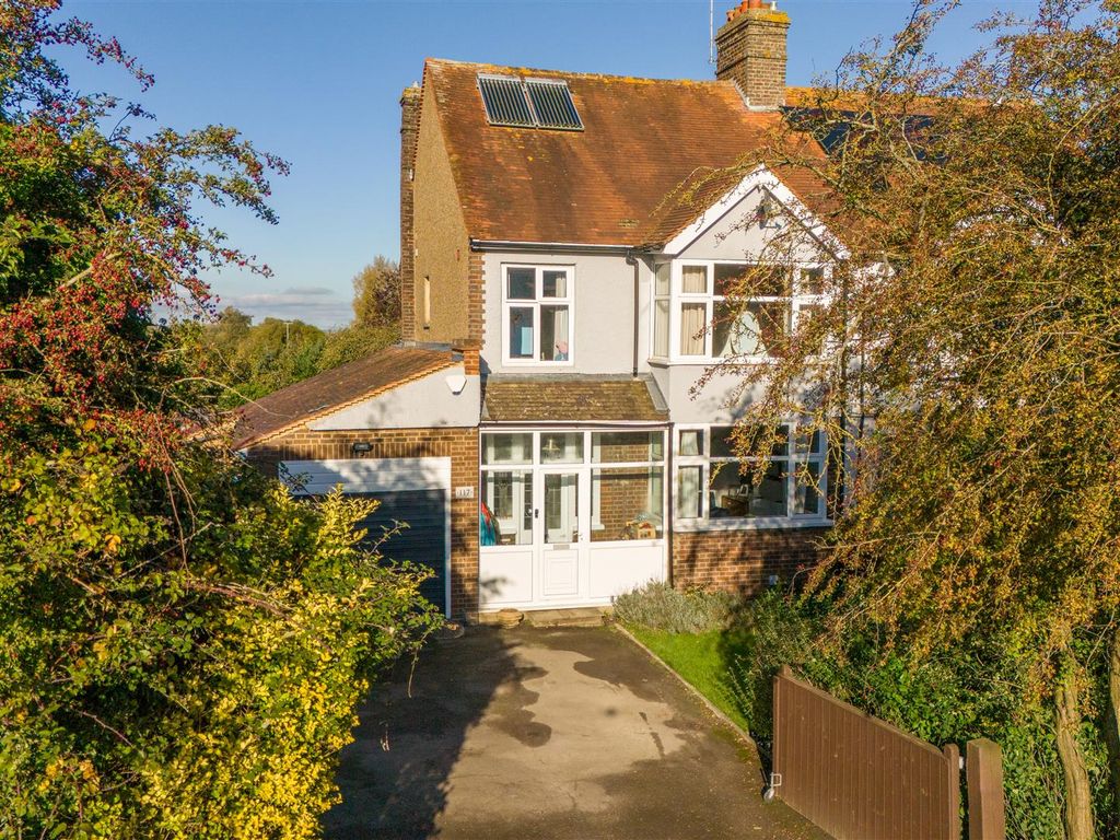 3 bed semidetached house for sale in Aston Clinton Road, Weston