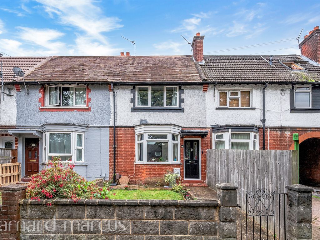 3 bed terraced house for sale in Hook Road, Epsom KT19, £475,000 Zoopla