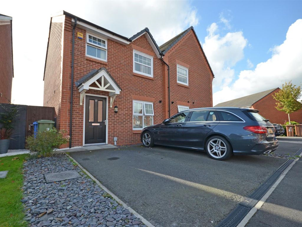 3 bed semidetached house for sale in Eason Way, AshtonUnderLyne OL6