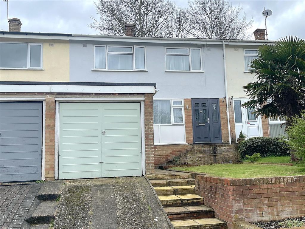 3 bed terraced house for sale in The Knole, Faversham ME13 Zoopla