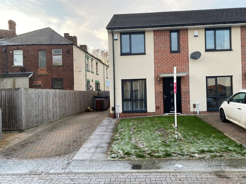 2 bed end terrace house for sale in Holly Tree Mews, Normanton WF6 Zoopla