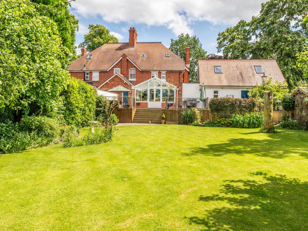 5 bed semidetached house for sale in Roslyn Road, Wellington TF1, £