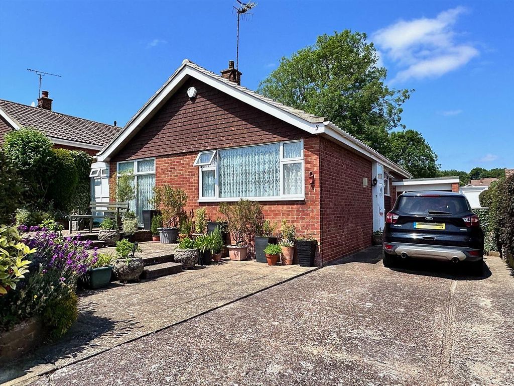 3 bed bungalow for sale in Claxton Close, Eastbourne BN21, £369,950 Zoopla