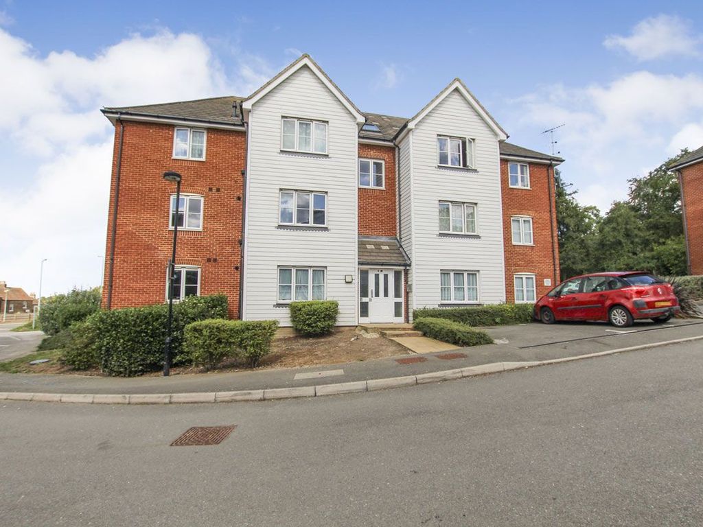 2 bed flat for sale in Ryder Court, The Links, Herne Bay CT6, £200,000