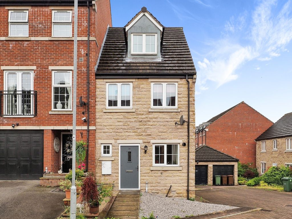 4 bed town house for sale in Windhill Rise, Woolley Grange, Barnsley