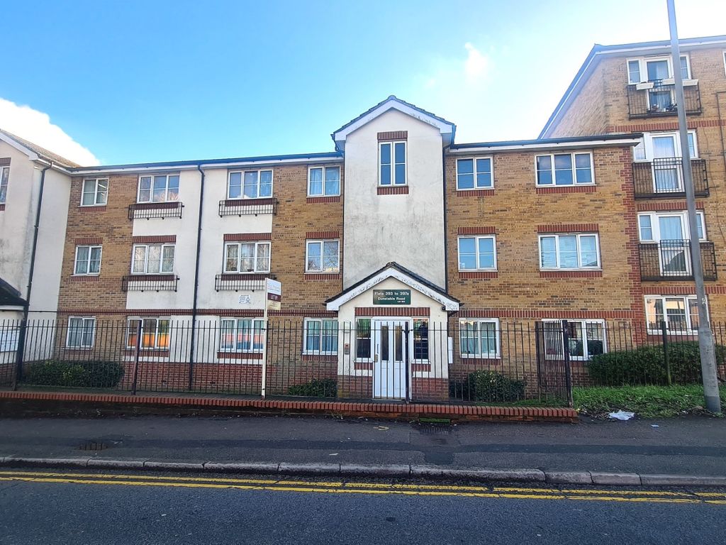 2 bed flat for sale in Dunstable Road, Luton, 8Da LU4 Zoopla