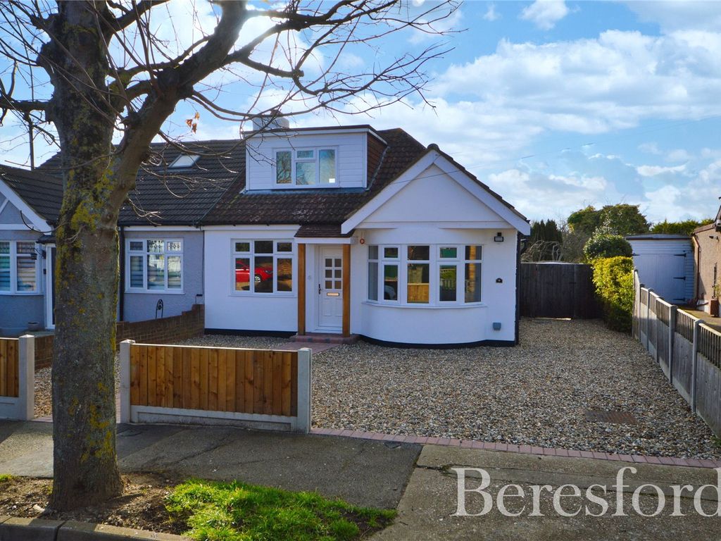 3 bed bungalow for sale in Belle Vue Road, Romford RM5 Zoopla