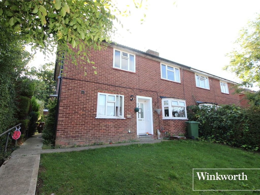 2 bed for sale in Elmwood Avenue, Borehamwood, Hertfordshire