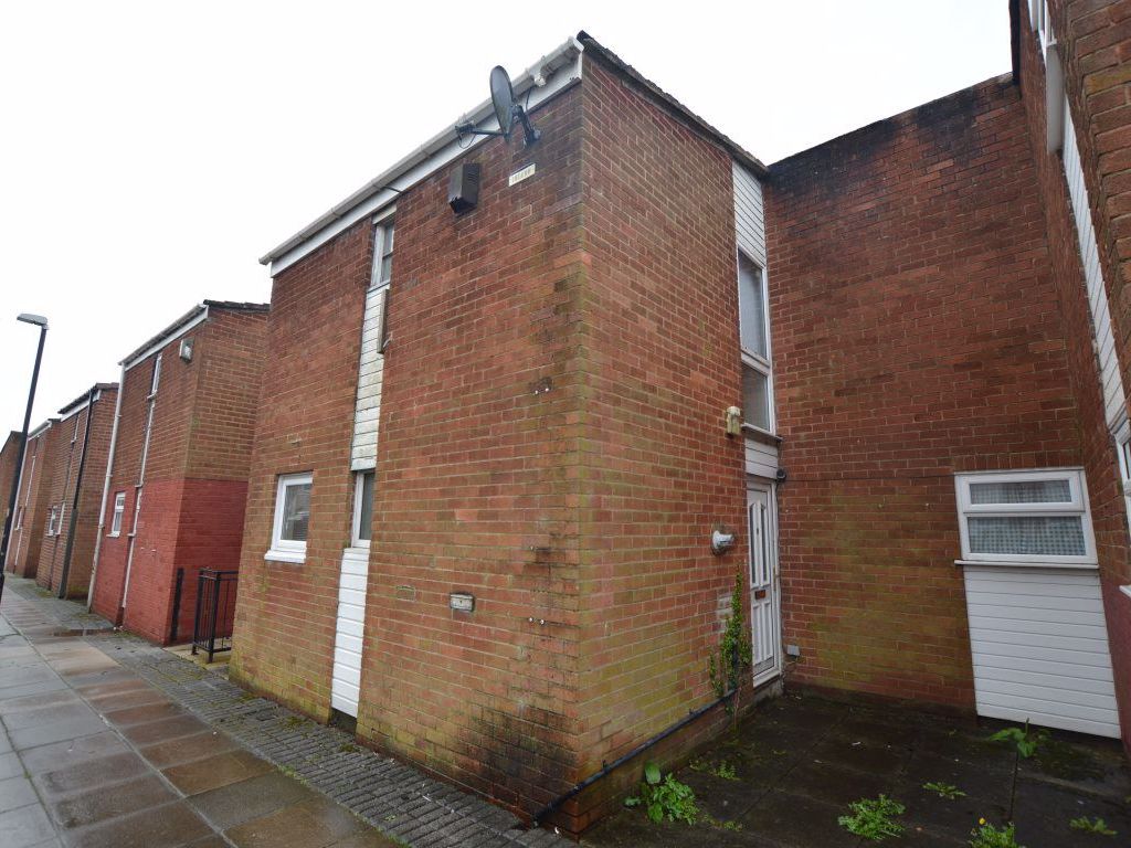 3 bed town house to rent in Abbeywood, Skelmersdale WN8 Zoopla