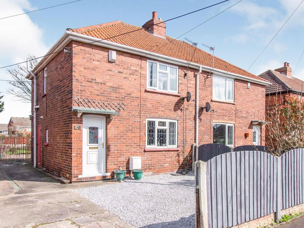 2 bed semidetached house for sale in Milcroft Crescent, Hatfield