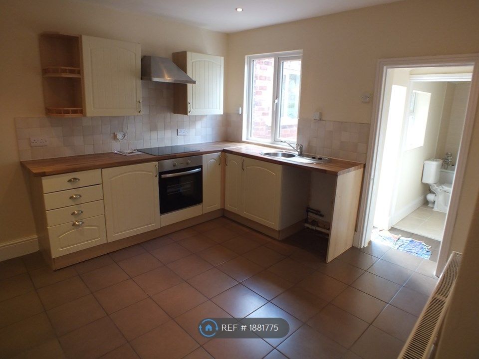 2 bed terraced house to rent in Station Road, Rugeley WS15, £700 pcm