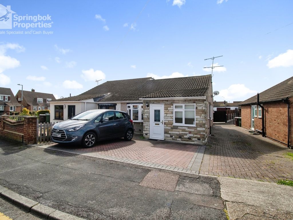 2 bed semidetached bungalow for sale in Priory Road, StanfordLeHope, Essex SS17 Zoopla
