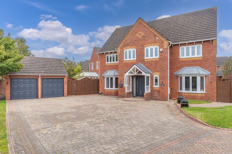 5 bed detached house for sale in Dulwich Grange, Bratton, Telford TF5