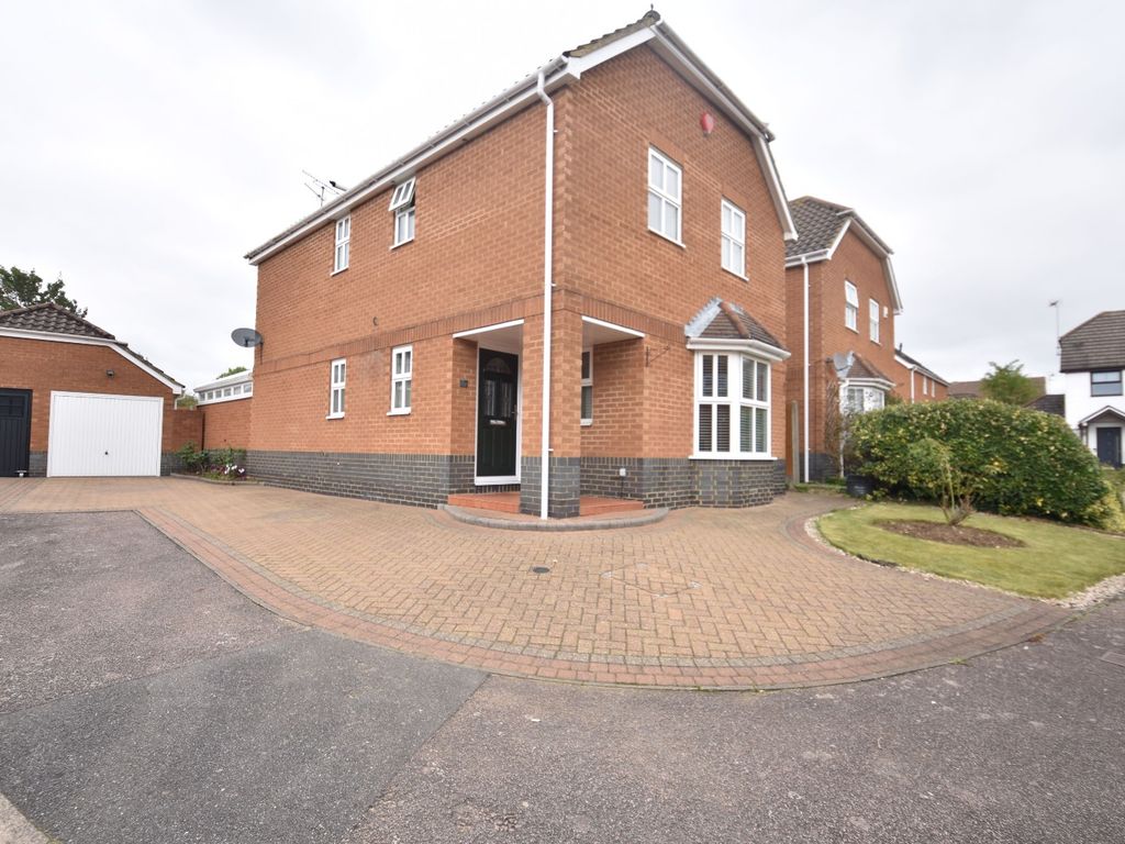 5 bed detached house to rent in Broadacres, Luton, Bedfordshire LU2