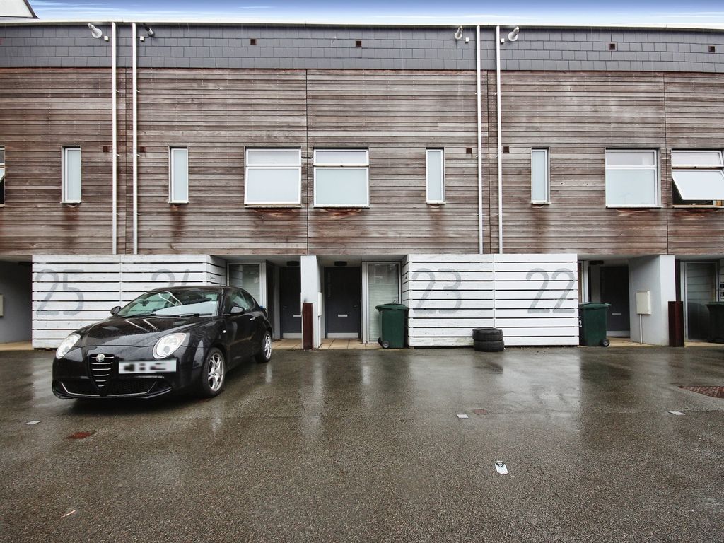 4 bed town house for sale in The Cable Yard, Electric Wharf, Coventry
