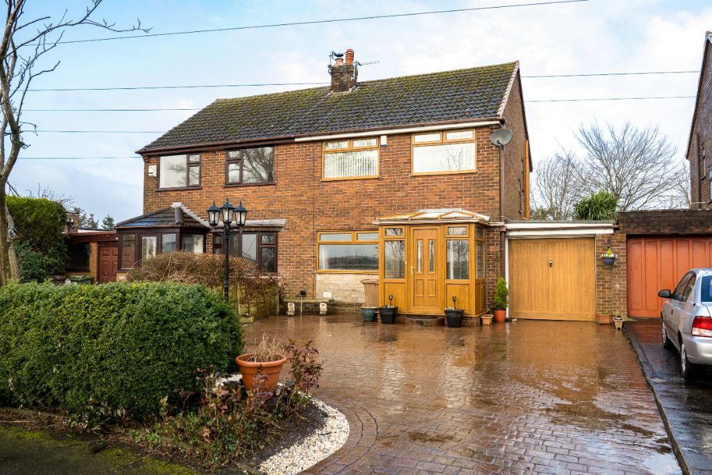 3 bed semidetached house for sale in Liverpool Road, Haydock, St