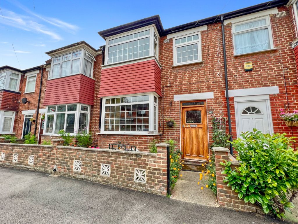 3 bed terraced house for sale in Lynton Road South, Gravesend, Kent