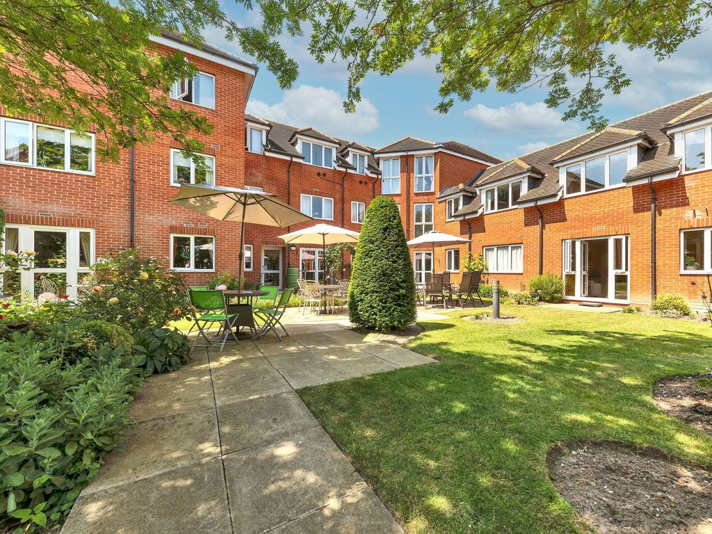 1 bed flat for sale in Collingwood Court, Royston SG8 Zoopla