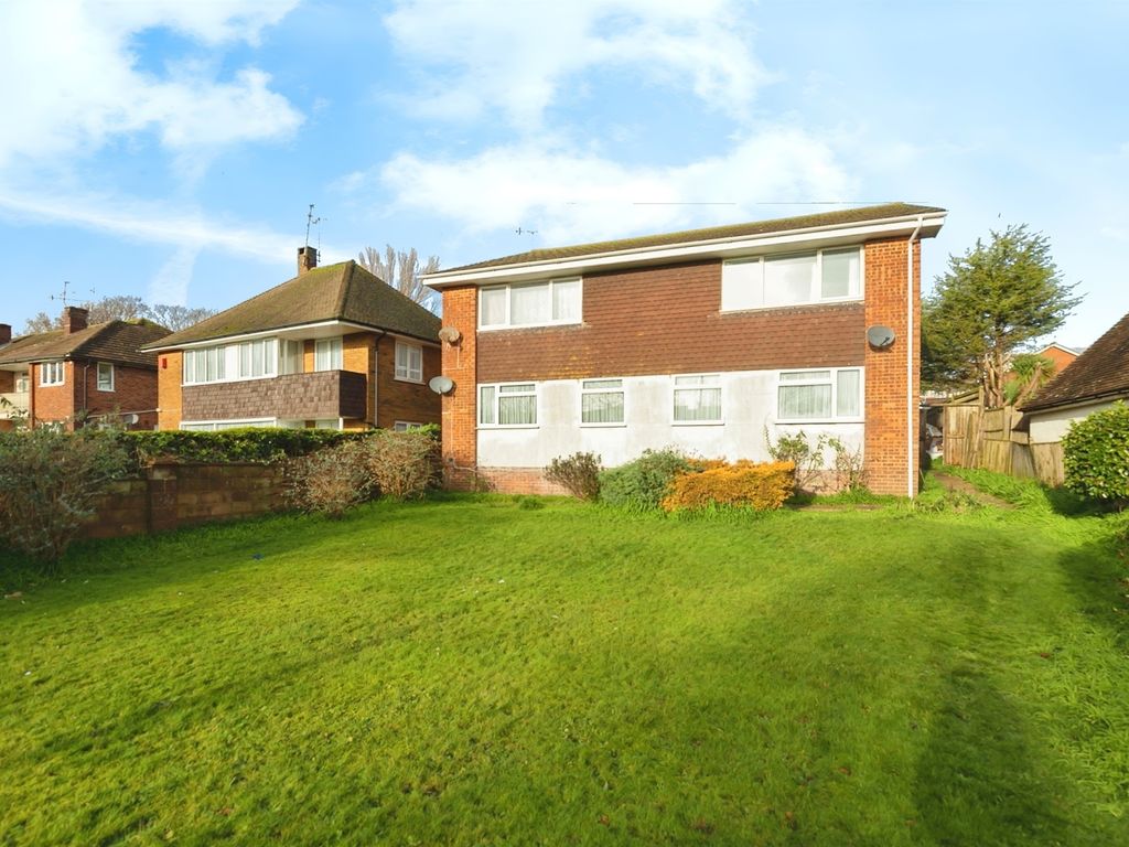 2 bed flat for sale in Tiverton Drive, BexhillOnSea TN40, £280,000