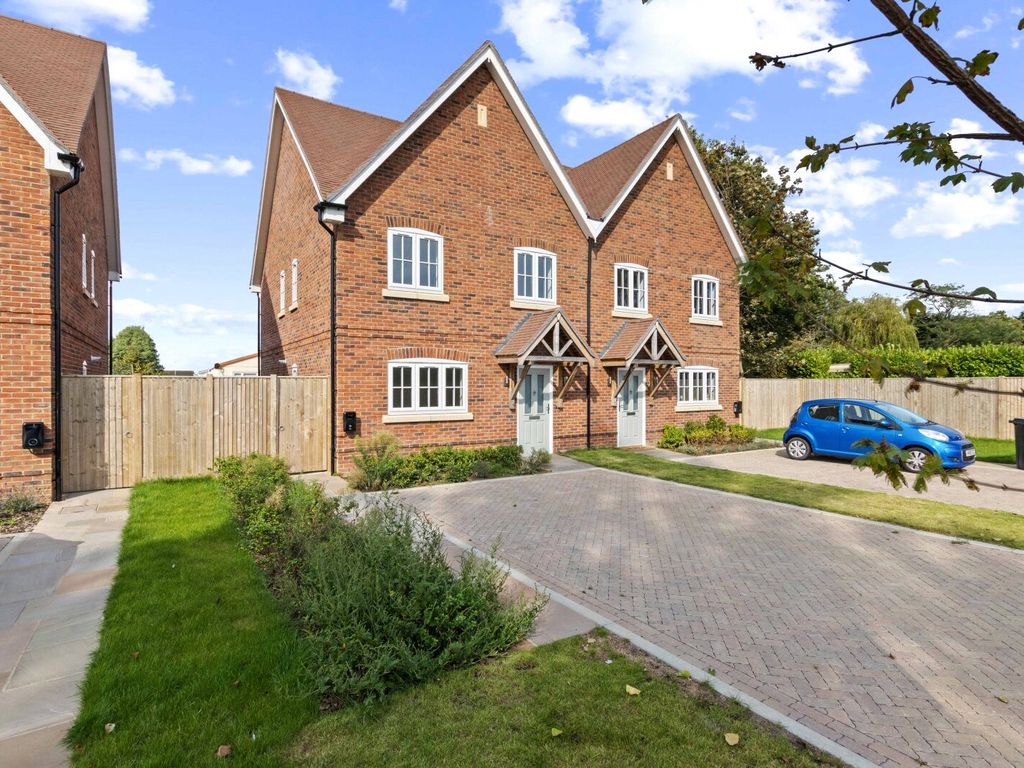 New home, 3 bed semidetached house for sale in Platinum Gardens