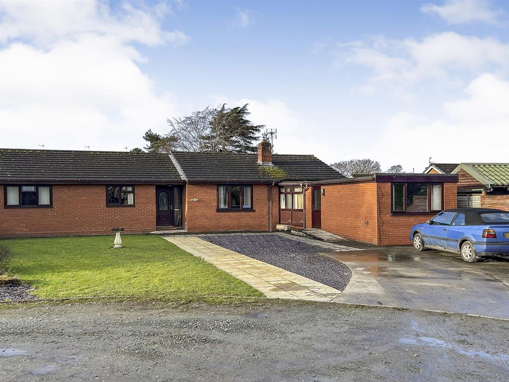 4 bed detached bungalow for sale in Eastwood Gardens, Off Mount