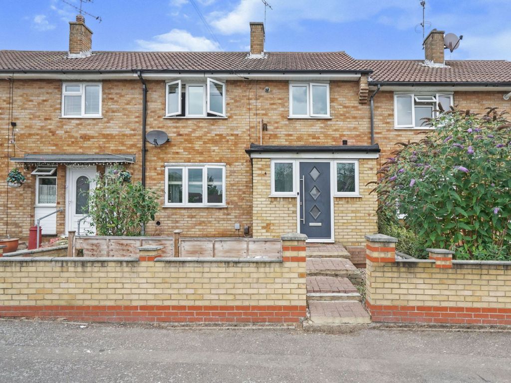 4 bed terraced house for sale in Hillcroft, Loughton IG10 Zoopla