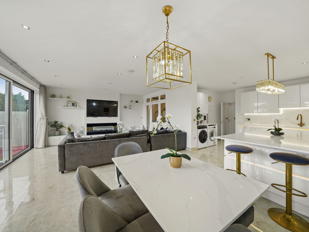 4 bed semidetached house to rent in Dollis Hill Avenue, Dollis Hill