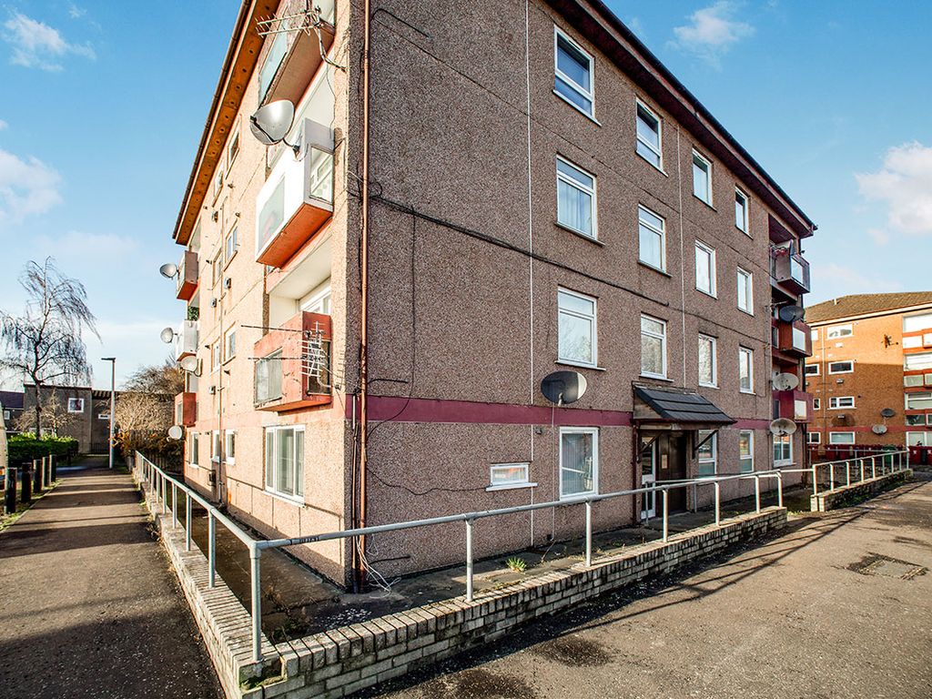 2 bed flat to rent in Glenbervie Road, Grangemouth, Stirlingshire FK3
