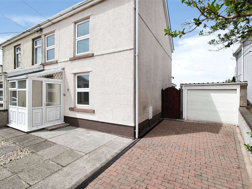 4 bed semidetached house for sale in Leyshon Road, Gwaun Cae Gurwen