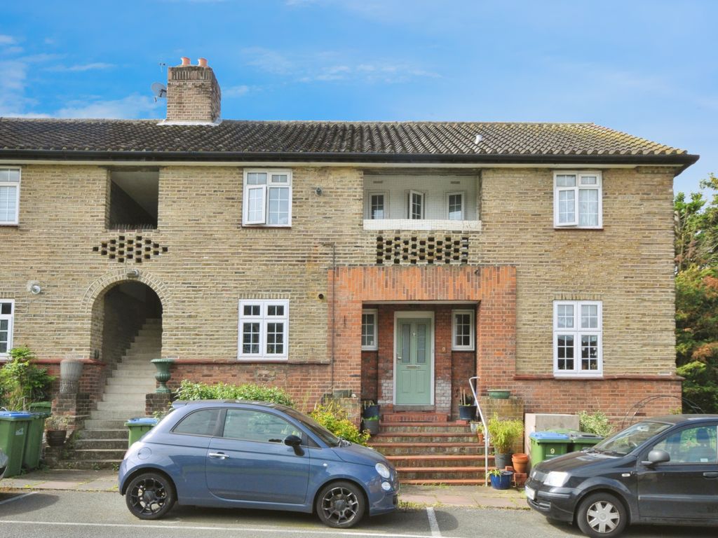 3 bed flat for sale in Horn Park Lane, London SE12, £375,000 Zoopla
