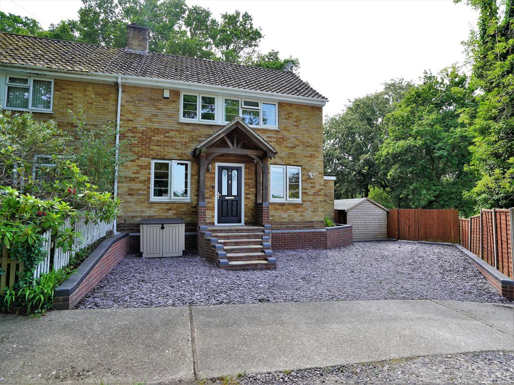2 bed semidetached house for sale in Rosebery Avenue, Hythe
