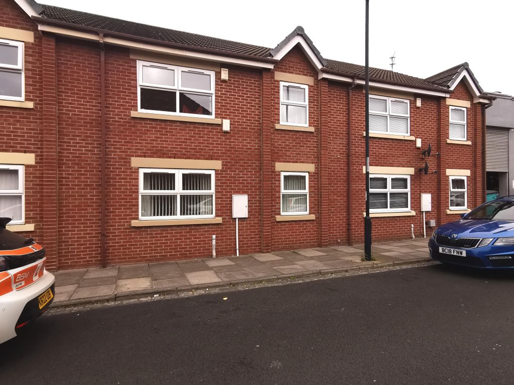 2 bed flat to rent in Delaval Road, Forest Hall, Newcastle Upon Tyne