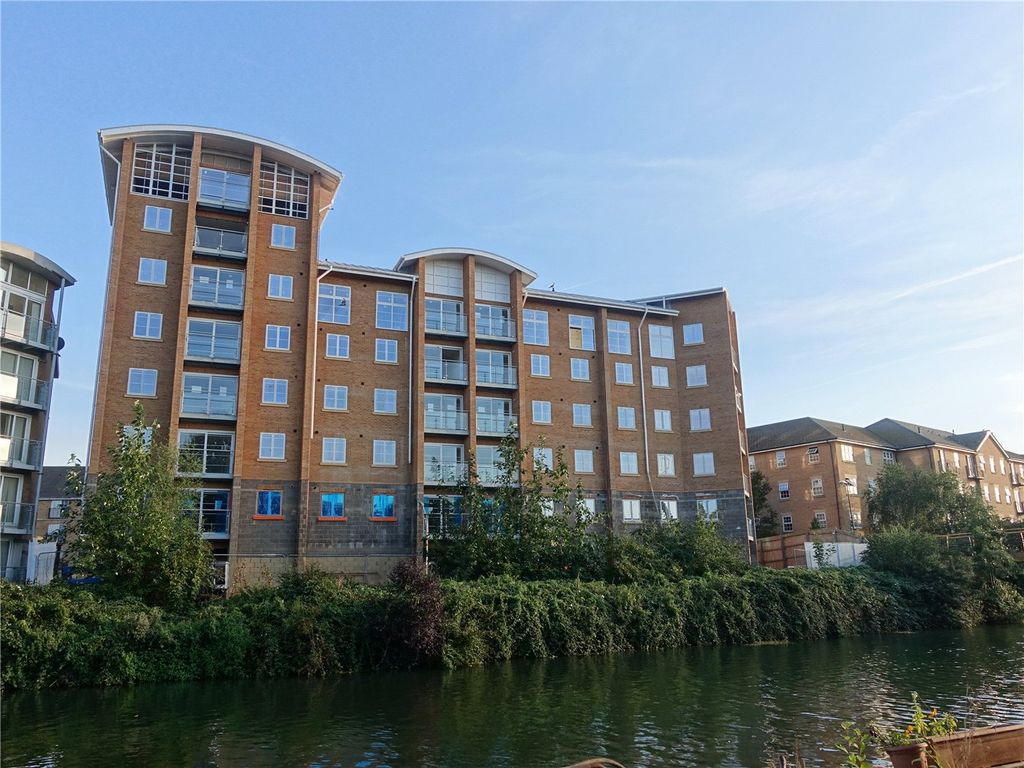 1 bed flat to rent in Lion Court, Southbridge, Northampton NN4, £875