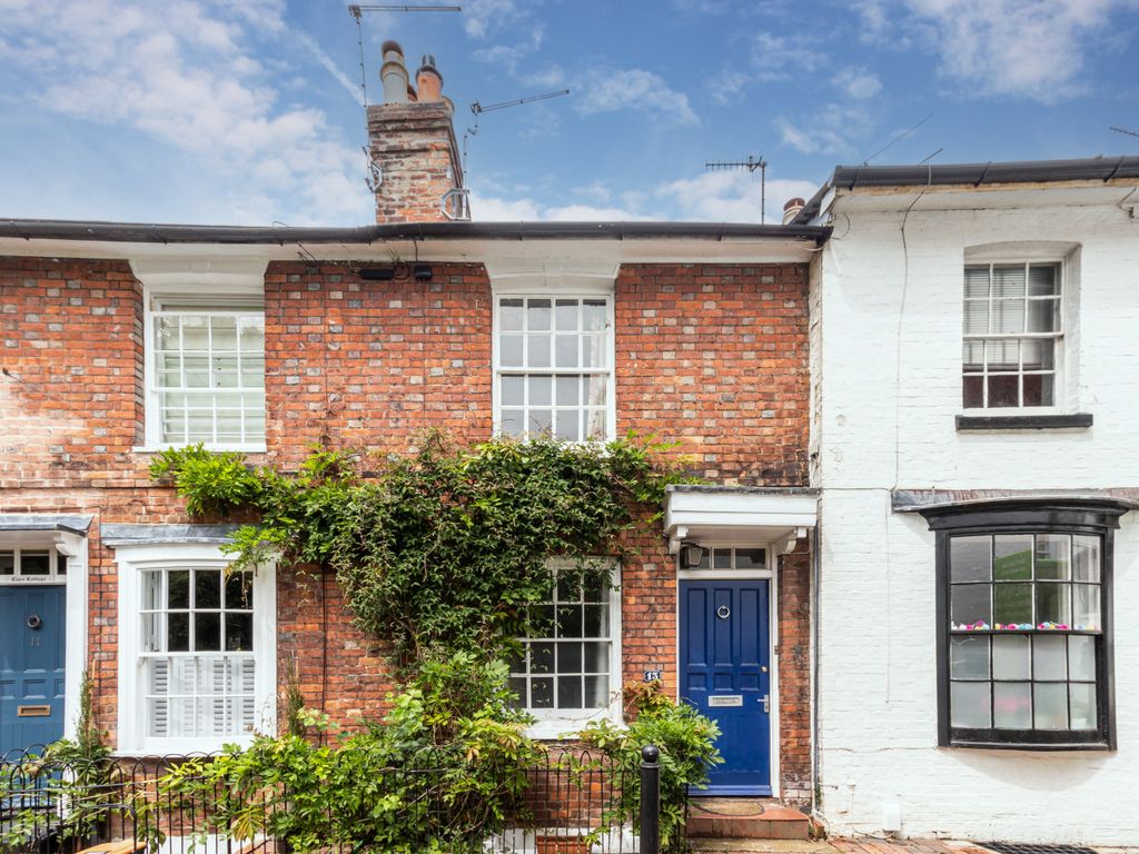 2 bed terraced house to rent in Berkeley Road, Tunbridge Wells TN1, £