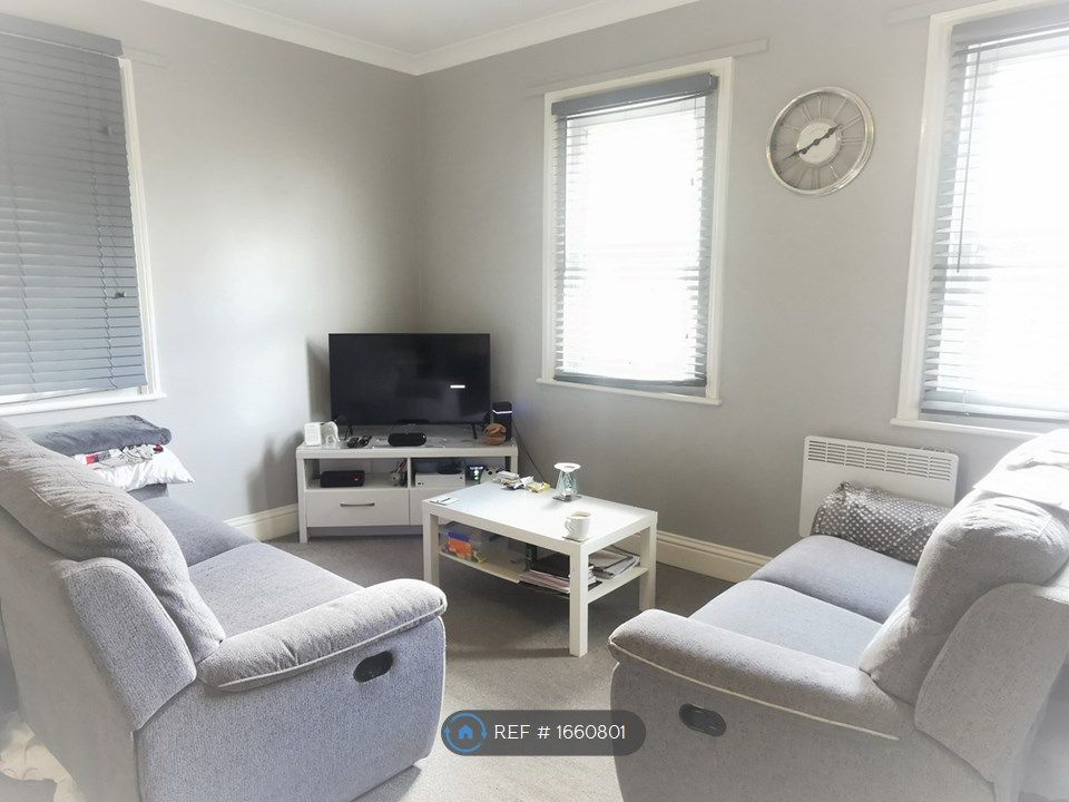 2 bed flat to rent in School Road Tilehurst, Tilehurst, Reading RG31