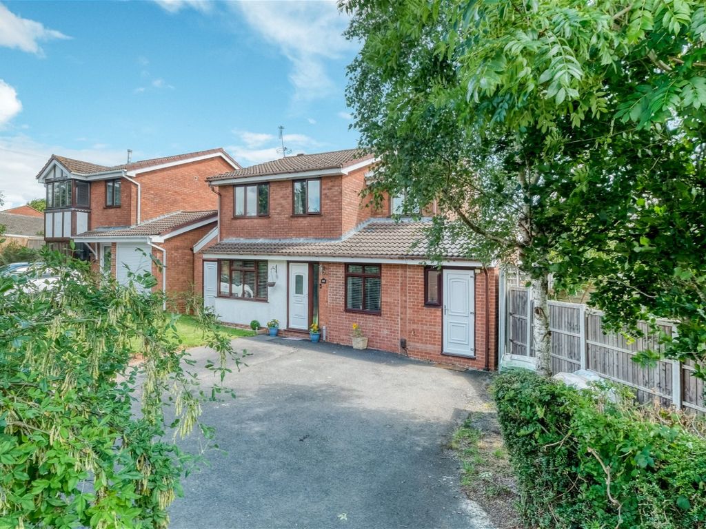 4 bed detached house for sale in Jordans Close, Crabbs Cross, Redditch