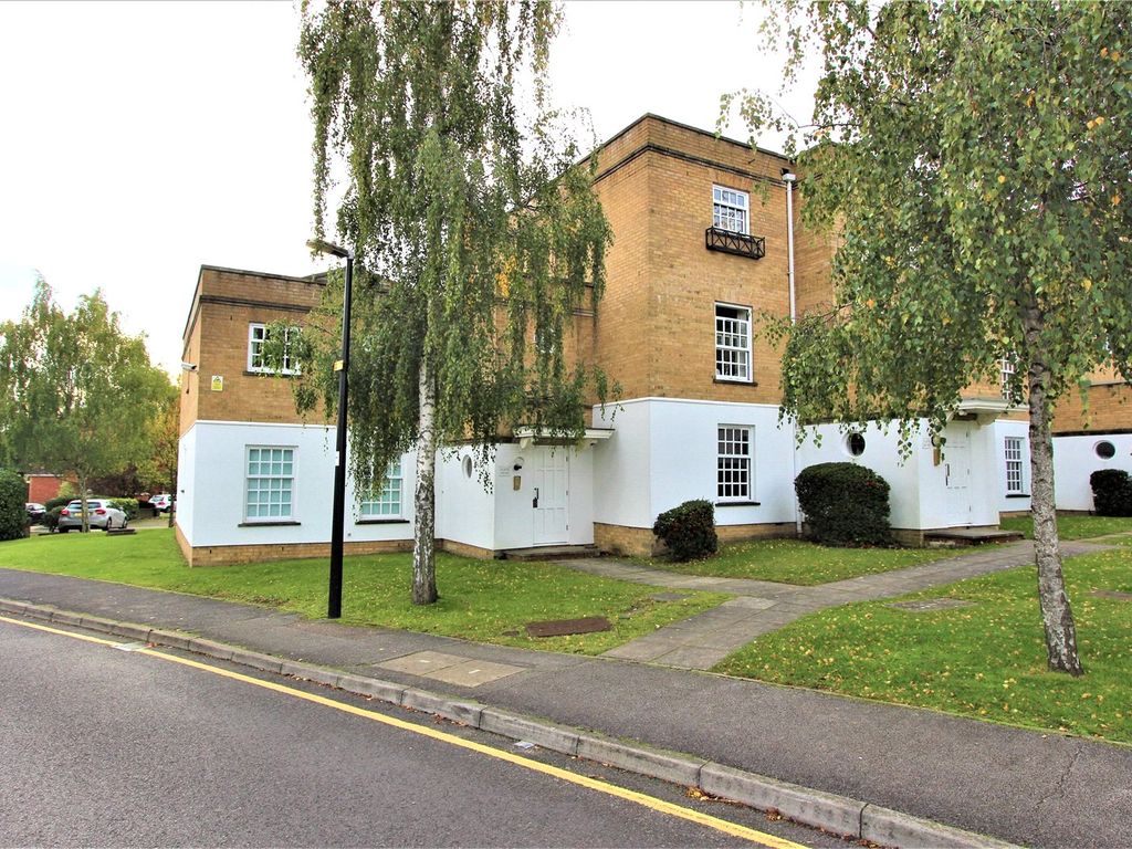 Studio for sale in Leigh Hunt Drive, Southgate, London N14, £235,000