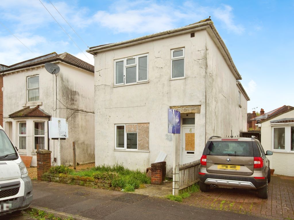 4 bed detached house for sale in Whitworth Road, Southampton, Hampshire