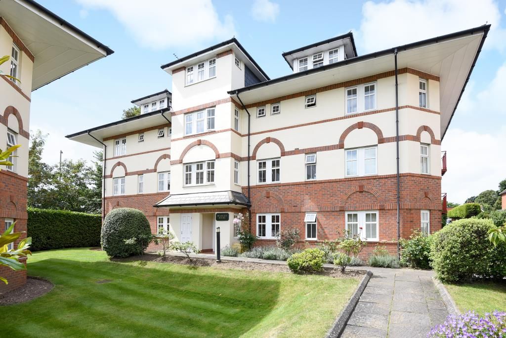 2 bed flat to rent in Claremont Avenue, Woking GU22 Zoopla