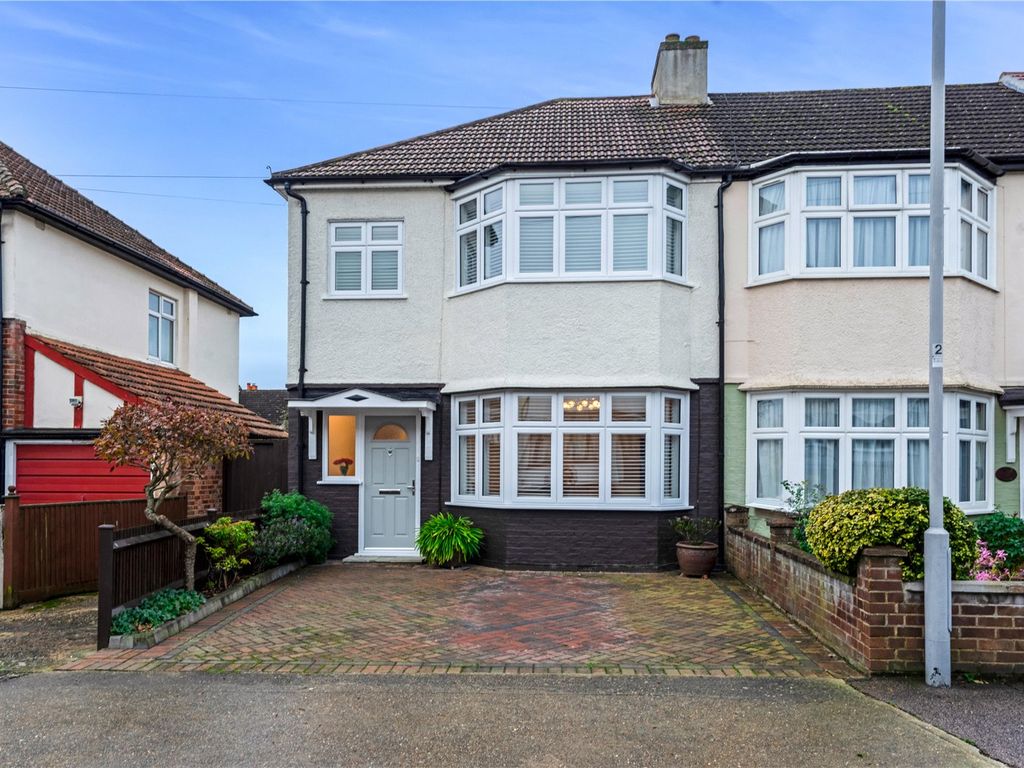 3 bed semidetached house for sale in Egerton Road, New Malden KT3, £