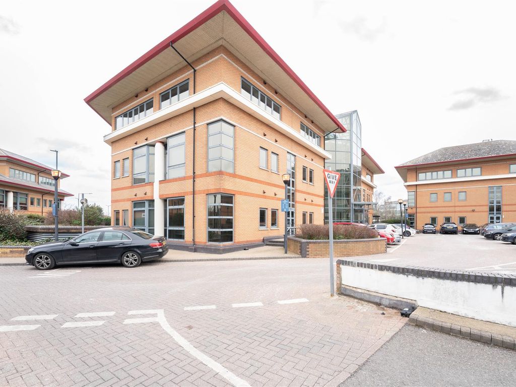 1 bed flat for sale in Mondial Way, Harlington, Hayes UB3 Zoopla