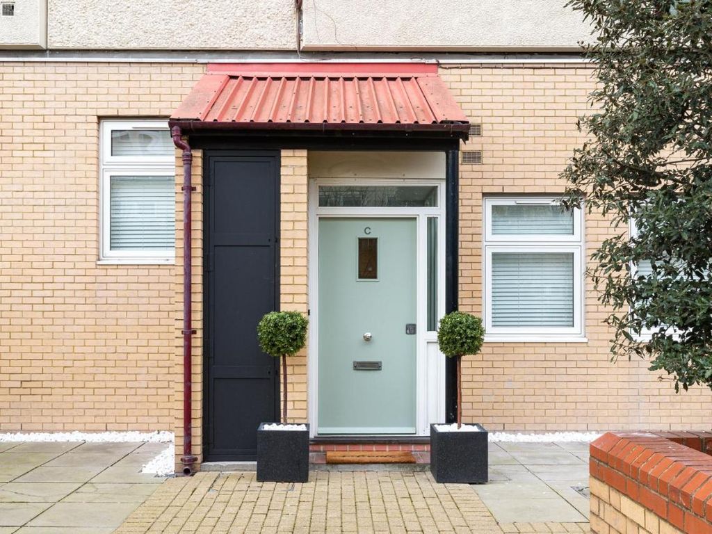 Alfreda Street, London SW11  