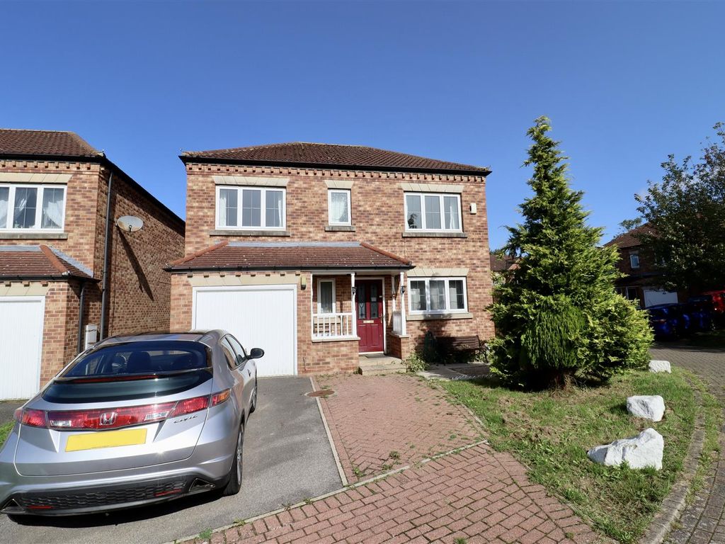 4 bed detached house for sale in Richmond Close, Market Weighton, York