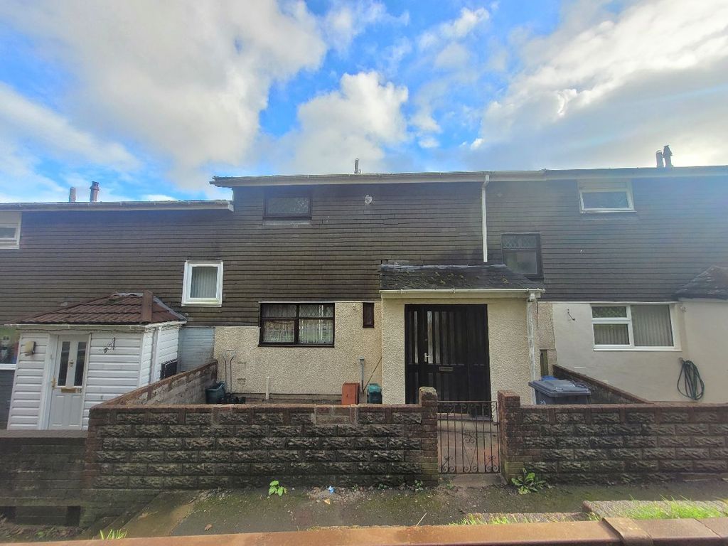 3 bed terraced house to rent in Saron Place, Ebbw Vale NP23, £650 pcm