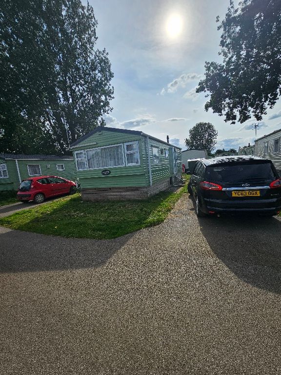 2 bed property for sale in Crow Lane, Little Billing, Northampton NN3