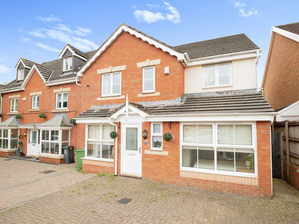 4 bed detached house to rent in Milestone Close, Birchgrove, Cardiff